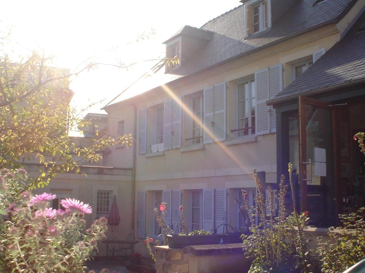 Location A Coucy Le Chateau Esterno foto